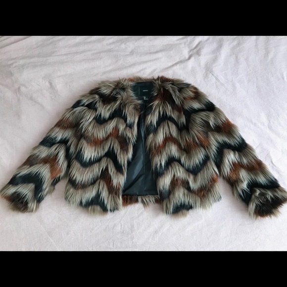 Forever 21 |  Faux Fur Cropped Chevron Jacket retro 70s inspiration - Picture 4 of 12